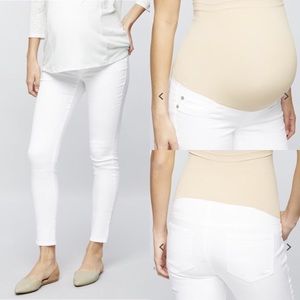 💕 EUC Luxe Essentials Denim White Skinny Jeans 💕
